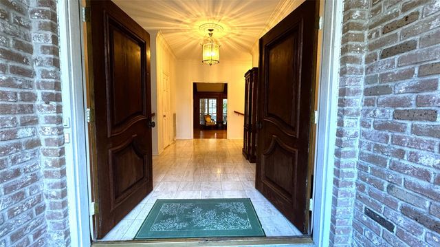 14031 Court Of Regents, Houston, TX 77069