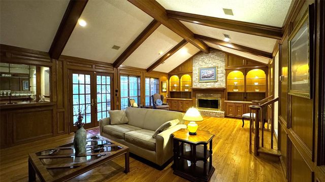 14031 Court Of Regents, Houston, TX 77069