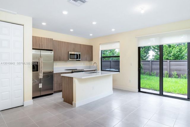 15862 NW 91st Ct 15862, Miami Lakes, FL 33018