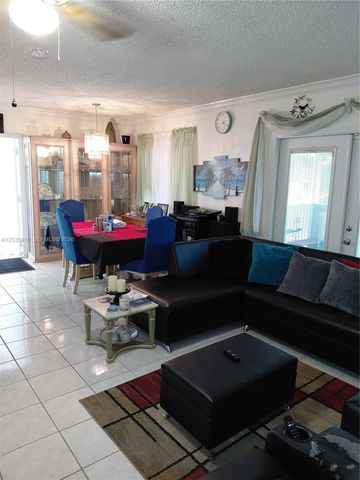 3021 NW 184th St, Miami Gardens, FL 33056