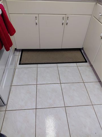 3021 NW 184th St, Miami Gardens, FL 33056