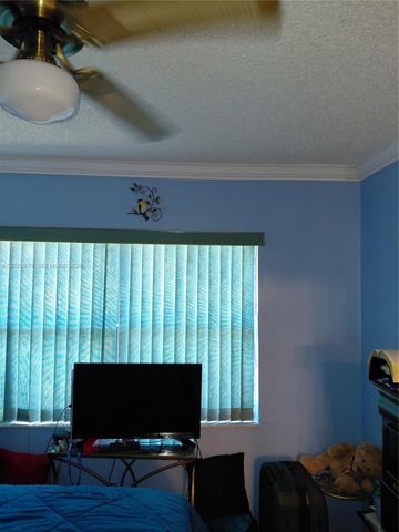3021 NW 184th St, Miami Gardens, FL 33056