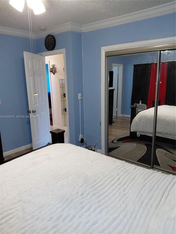 3021 NW 184th St, Miami Gardens, FL 33056