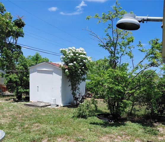 3021 NW 184th St, Miami Gardens, FL 33056