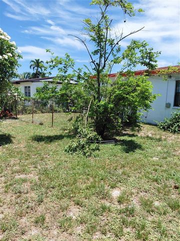 3021 NW 184th St, Miami Gardens, FL 33056