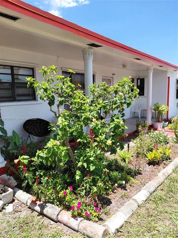 3021 NW 184th St, Miami Gardens, FL 33056
