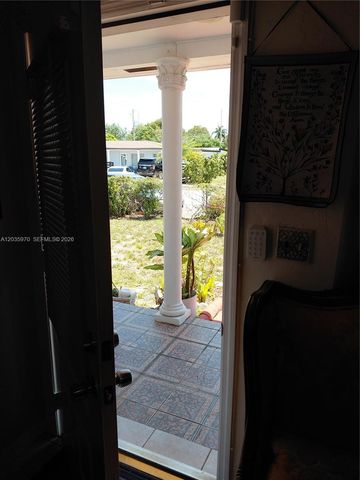 3021 NW 184th St, Miami Gardens, FL 33056