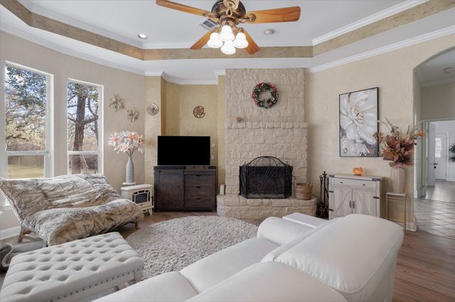 1071 E Oak Shores Drive, Cross Roads, TX 76227