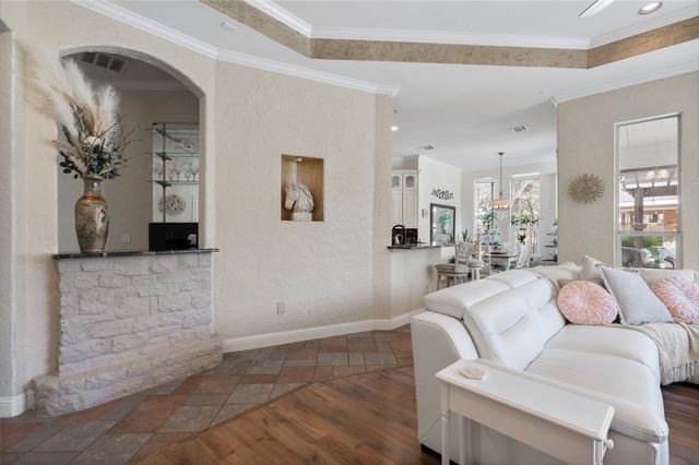 1071 E Oak Shores Drive, Cross Roads, TX 76227