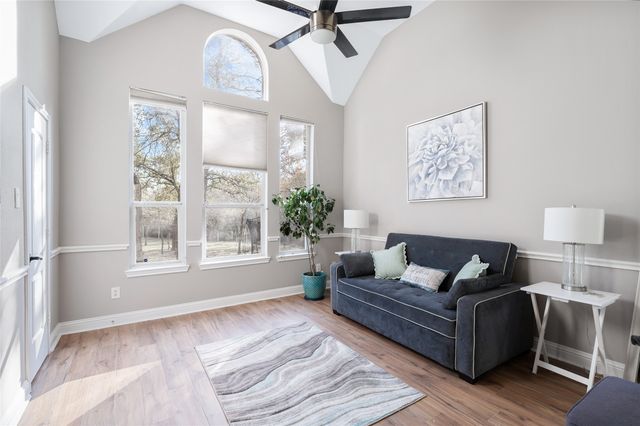 1071 E Oak Shores Drive, Cross Roads, TX 76227