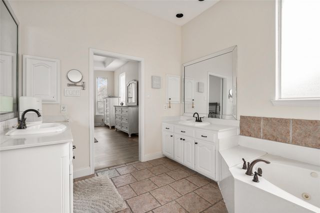 1071 E Oak Shores Drive, Cross Roads, TX 76227