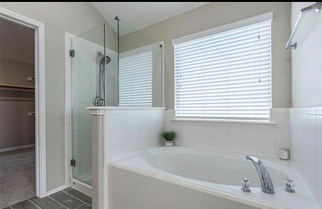 2535 Flycatcher Cove Drive, League City, TX 77573