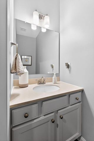 141 Kitdare Drive, Delaware, OH 43015