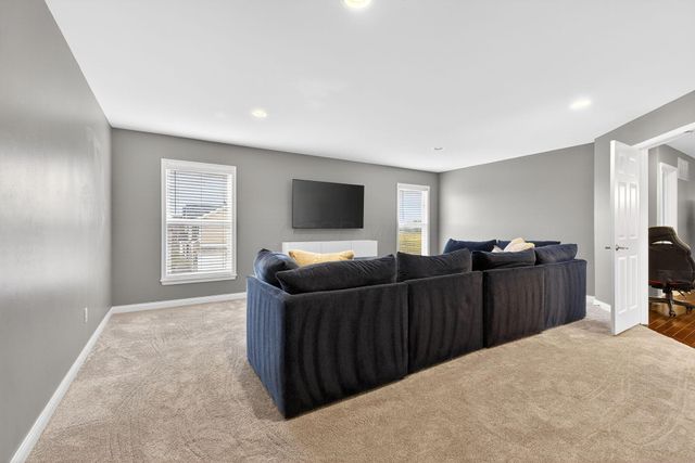 141 Kitdare Drive, Delaware, OH 43015