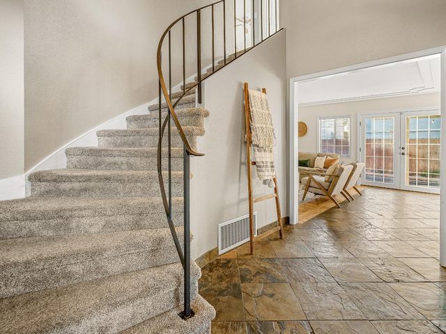 7737 N Ridge Dr, Citrus Heights, CA 95610