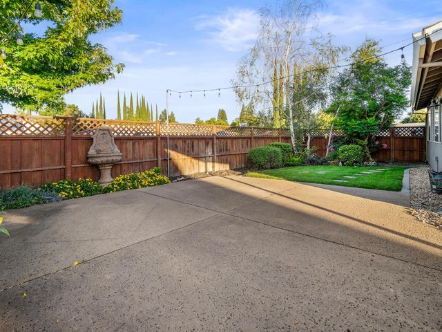 7737 N Ridge Dr, Citrus Heights, CA 95610
