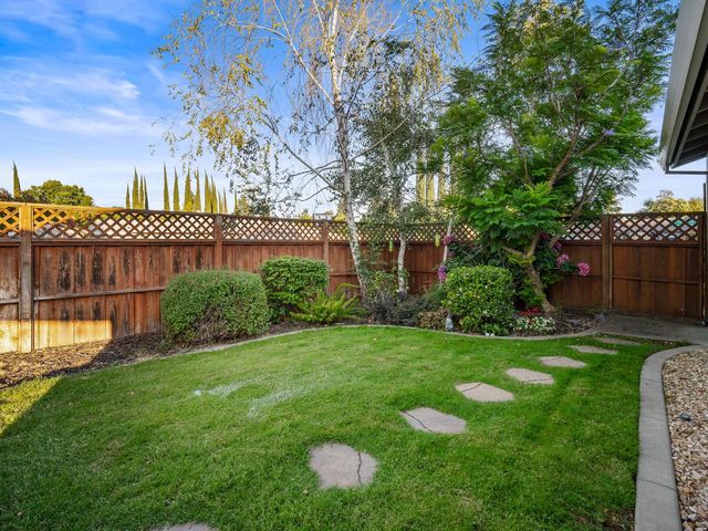 7737 N Ridge Dr, Citrus Heights, CA 95610