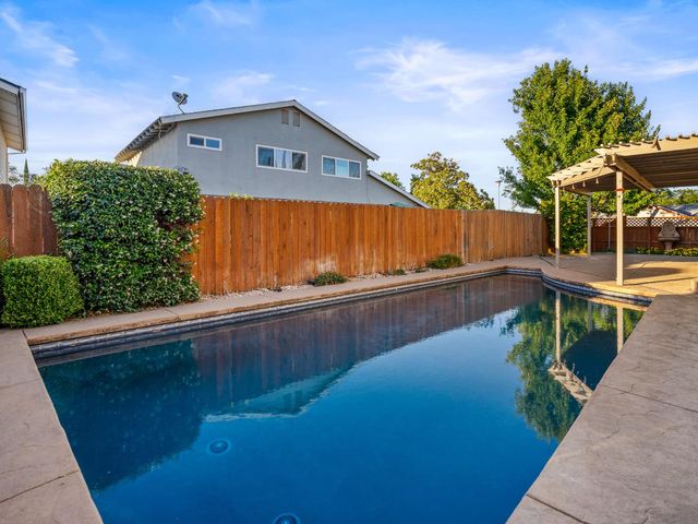 7737 N Ridge Dr, Citrus Heights, CA 95610