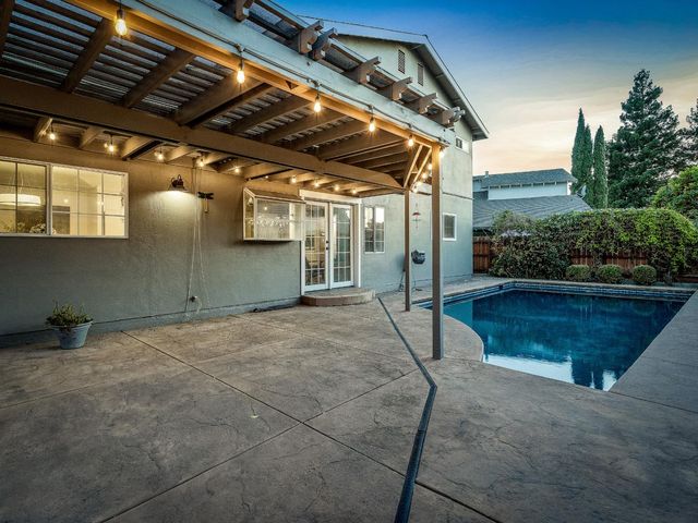 7737 N Ridge Dr, Citrus Heights, CA 95610