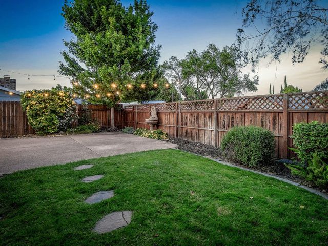 7737 N Ridge Dr, Citrus Heights, CA 95610