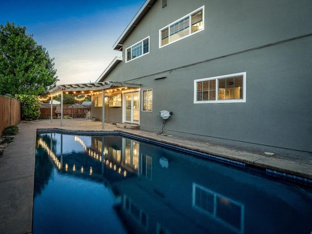 7737 N Ridge Dr, Citrus Heights, CA 95610
