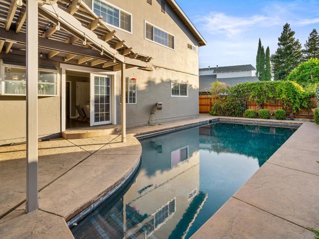 7737 N Ridge Dr, Citrus Heights, CA 95610