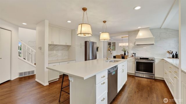 10530 59th Avenue W, Mukilteo, WA 98275