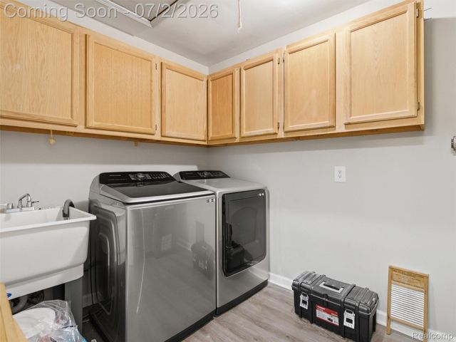 23648 Cottrell Street, Clinton Charter Township, MI 48035