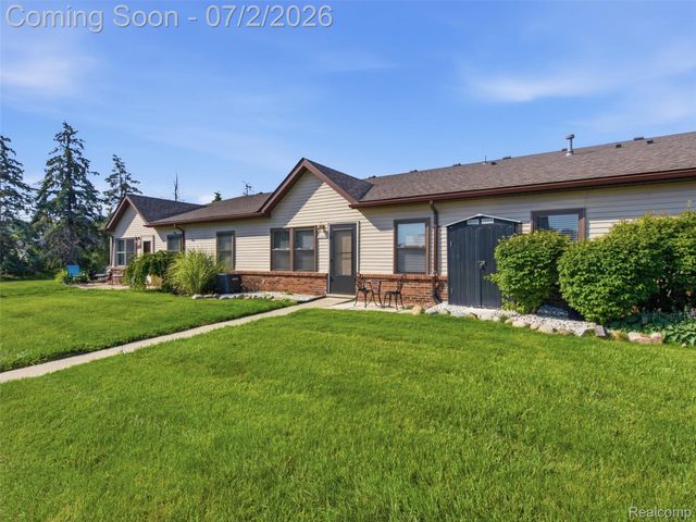 23648 Cottrell Street, Clinton Charter Township, MI 48035