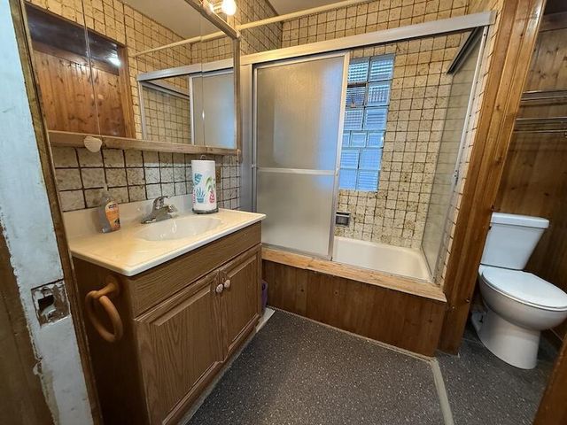 5249 N 33rd STREET, Milwaukee, WI 53209