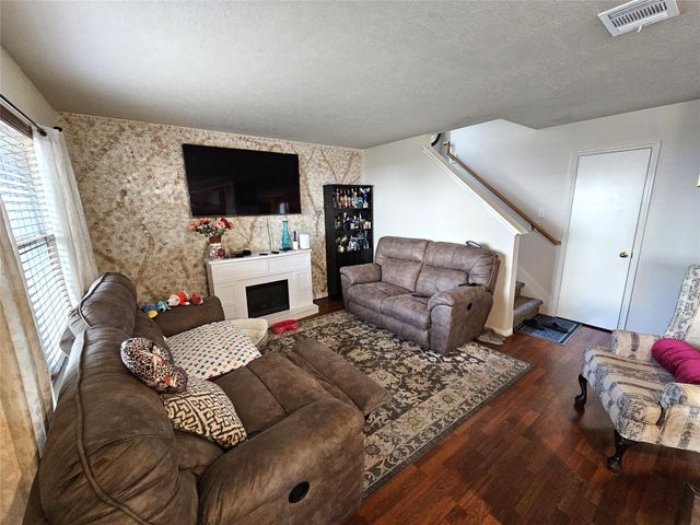 9118 Iron Springs Drive, Houston, TX 77034