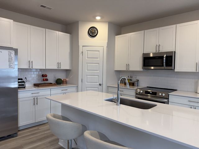 213 Tartan Dr, Clarksville, TN 37043