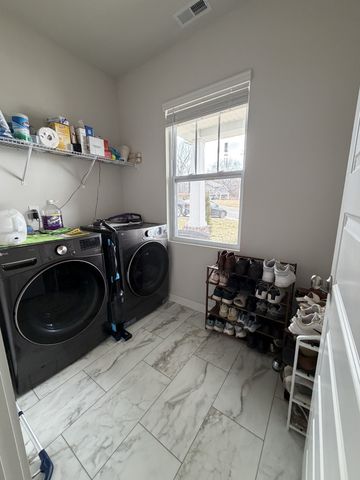 213 Tartan Dr, Clarksville, TN 37043