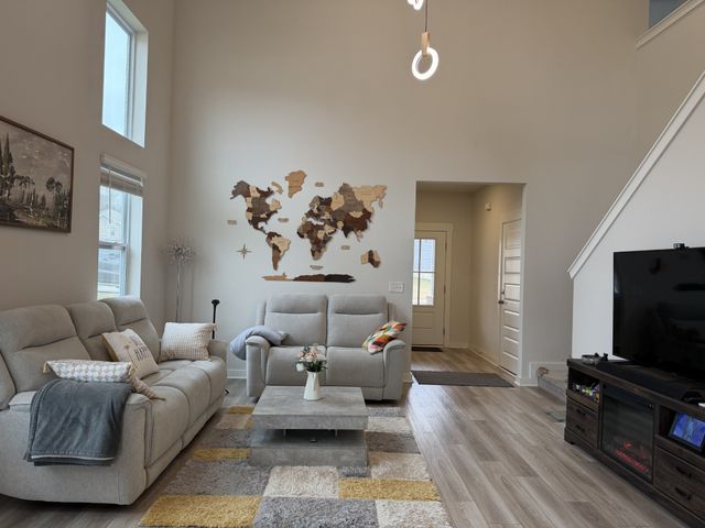 213 Tartan Dr, Clarksville, TN 37043