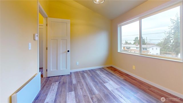 21246 15th Avenue S, Des Moines, WA 98198