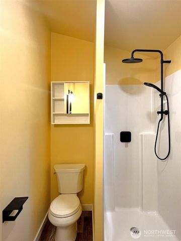 21246 15th Avenue S, Des Moines, WA 98198