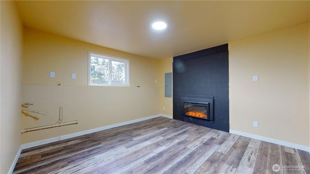 21246 15th Avenue S, Des Moines, WA 98198