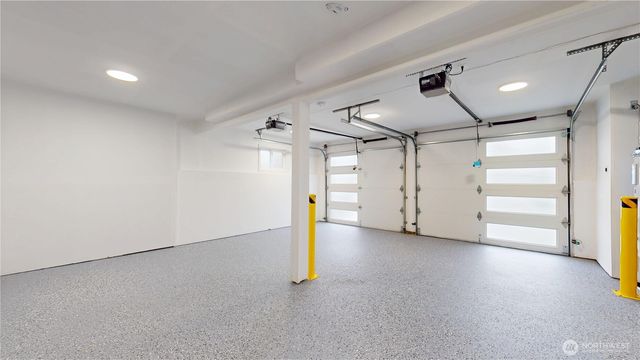 21246 15th Avenue S, Des Moines, WA 98198