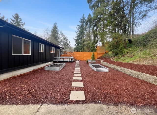 21246 15th Avenue S, Des Moines, WA 98198