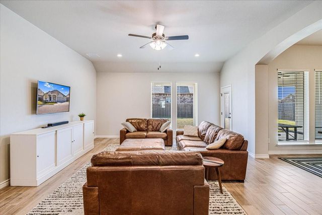 7930 Rancho Vista Boulevard E, Corpus Christi, TX 78414