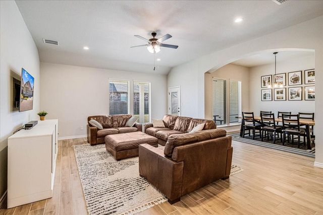 7930 Rancho Vista Boulevard E, Corpus Christi, TX 78414