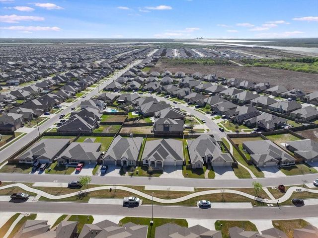 7930 Rancho Vista Boulevard E, Corpus Christi, TX 78414