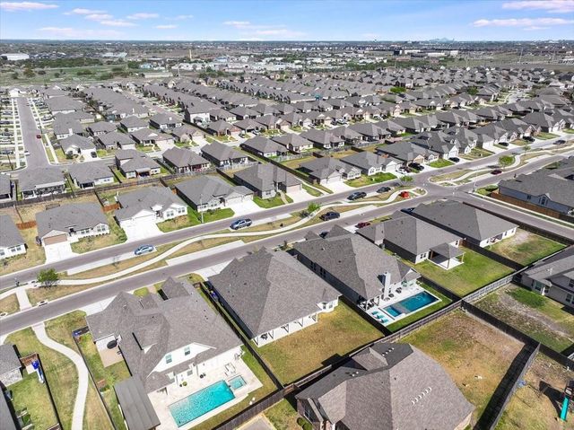 7930 Rancho Vista Boulevard E, Corpus Christi, TX 78414