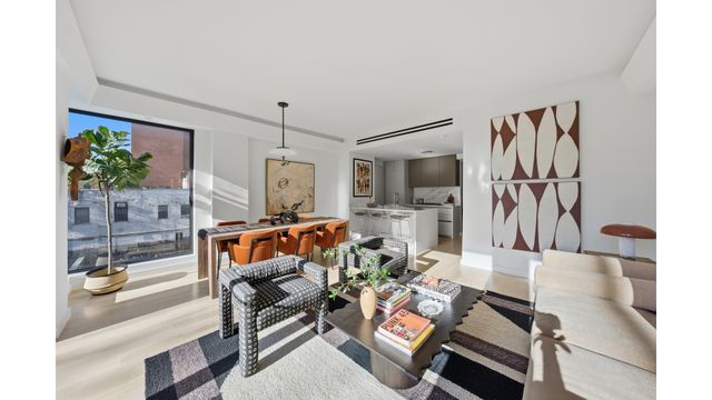 650 E 6th St Apt 4, New York City, NY 10009