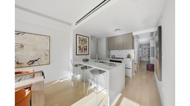 650 E 6th St Apt 4, New York City, NY 10009