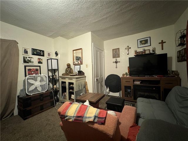 105 S College Street, Warrensburg, MO 64093