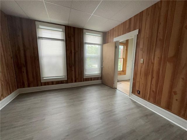 105 S College Street, Warrensburg, MO 64093