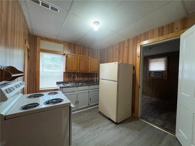 105 S College Street, Warrensburg, MO 64093