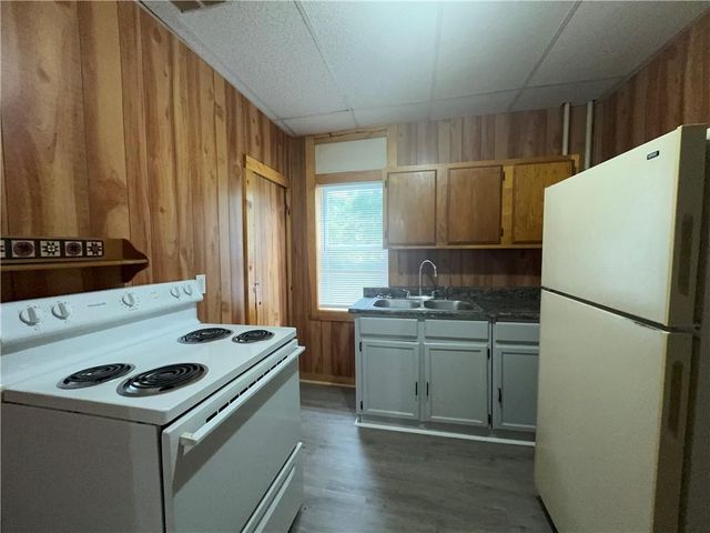 105 S College Street, Warrensburg, MO 64093