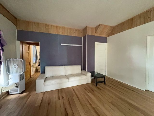 105 S College Street, Warrensburg, MO 64093